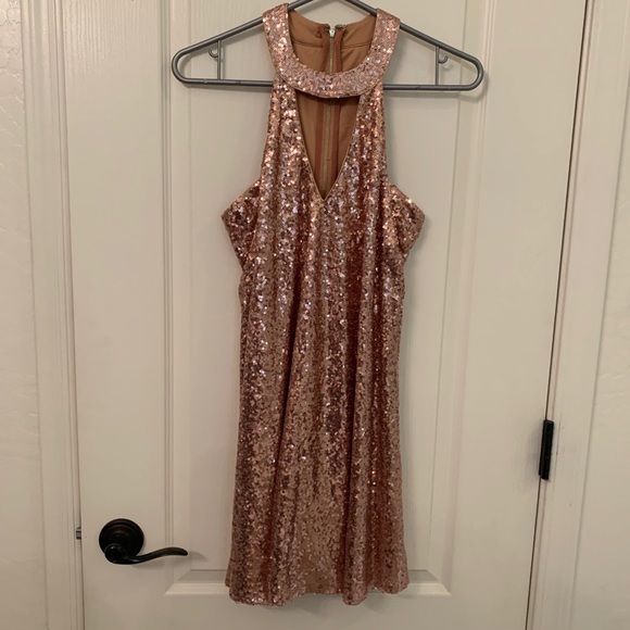 Lulus Dresses & Skirts - Lulu’s rose gold sequin dress